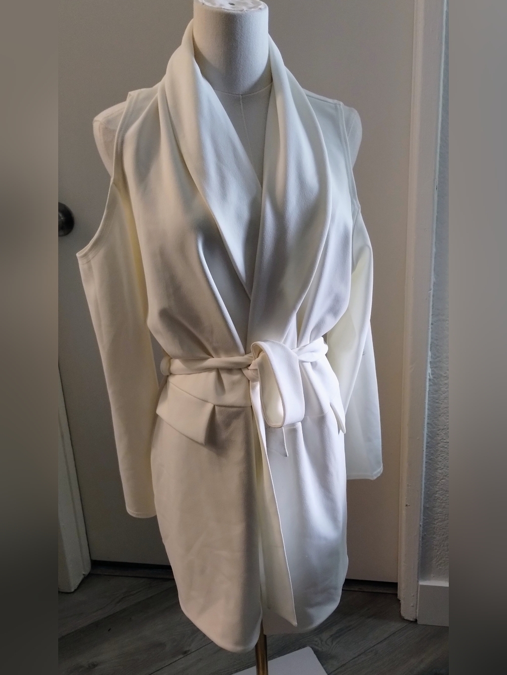 Boohoo White Lightweight Cold Shoulder Jacket